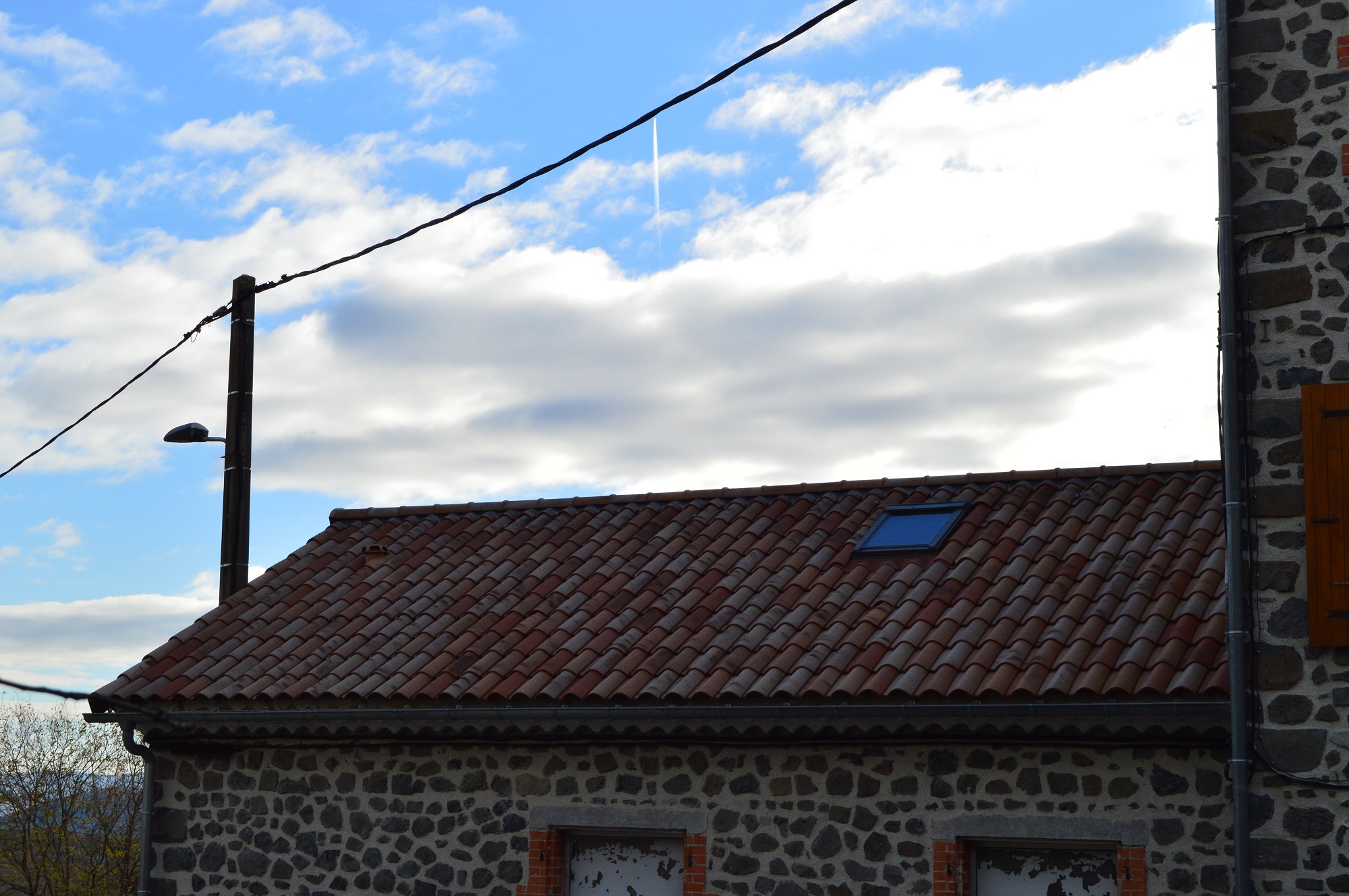 Réfection de la toiture de l'école de Saint Pons en tuiles mécaniques